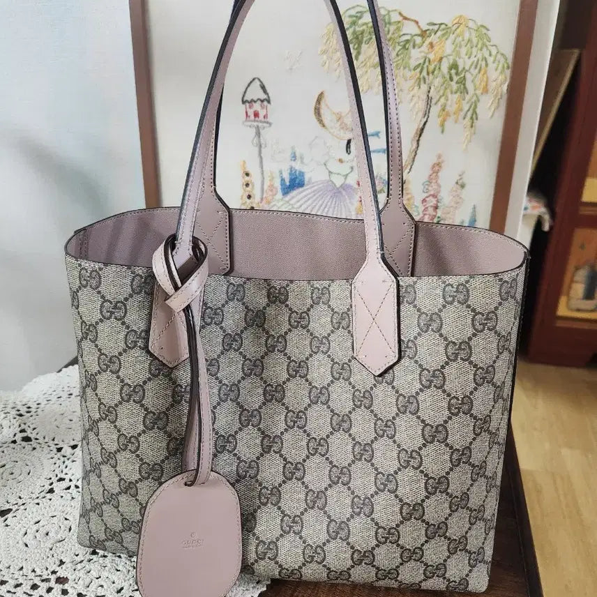 [SOLD OUT] 구찌 GG 슈프림 핑크 리버시블 스몰쇼퍼백