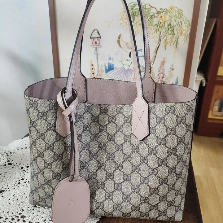 [SOLD OUT] 구찌 GG 슈프림 핑크 리버시블 스몰쇼퍼백