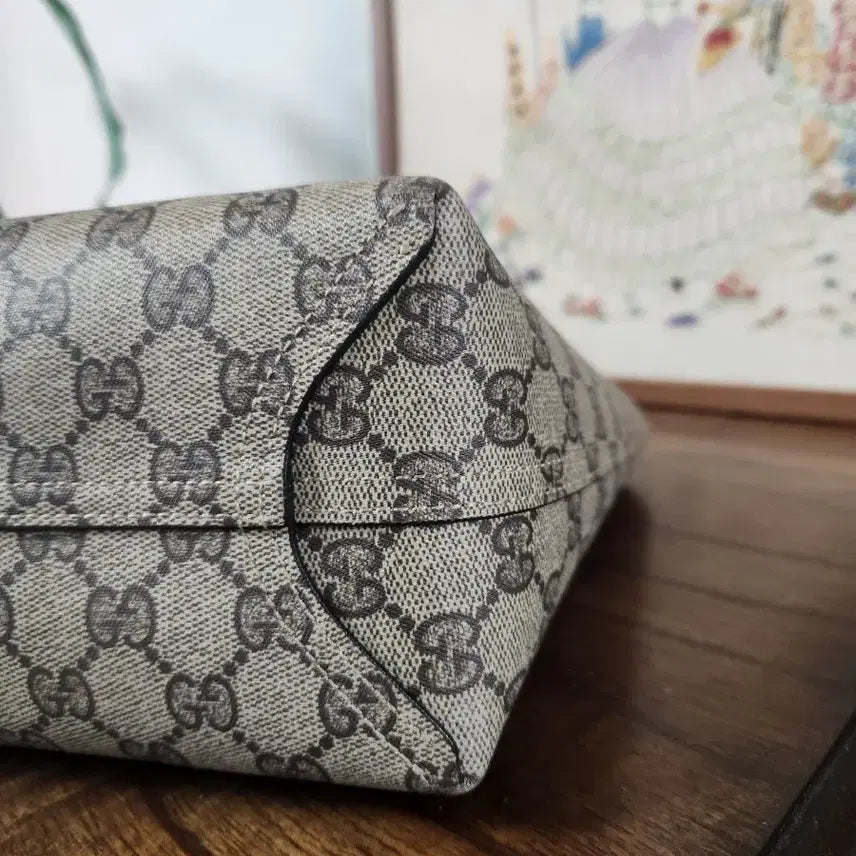 [SOLD OUT] 구찌 GG 슈프림 핑크 리버시블 스몰쇼퍼백