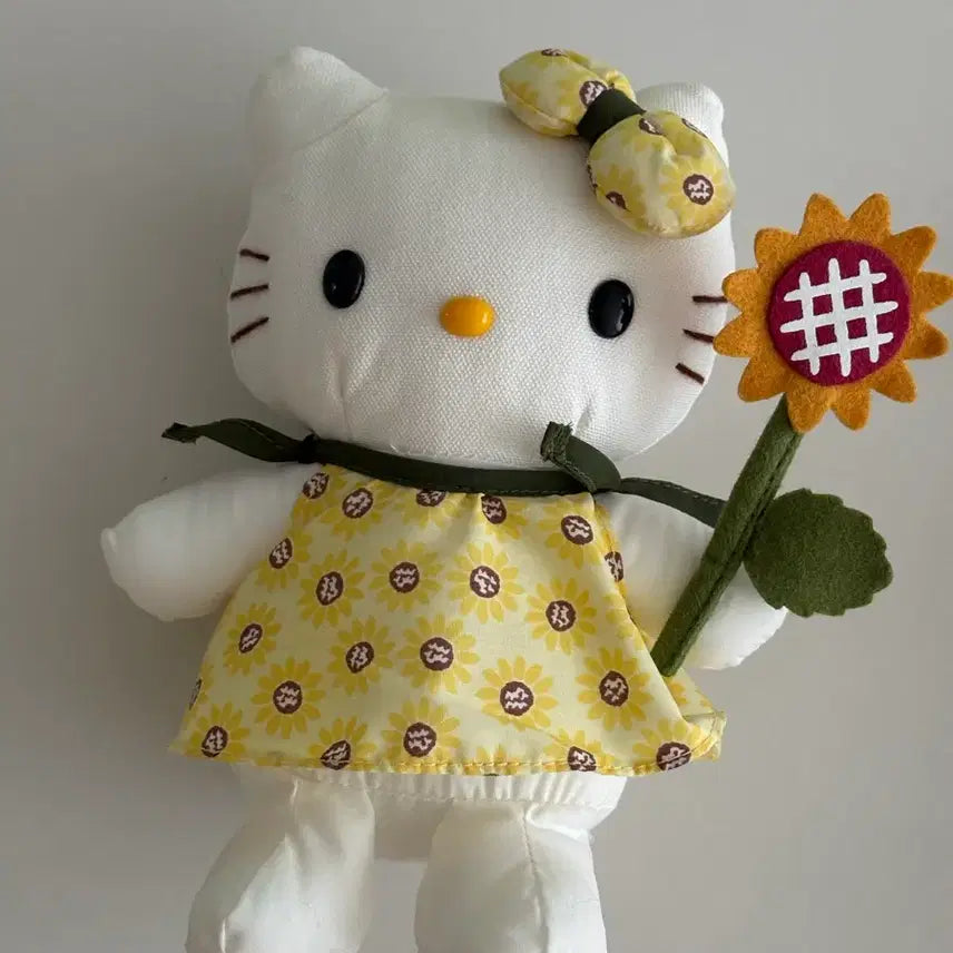 [BUNJANG] Sanrio Classic Sunflower Kitty Plush / 산리오 고전 해바라기 키티 인형