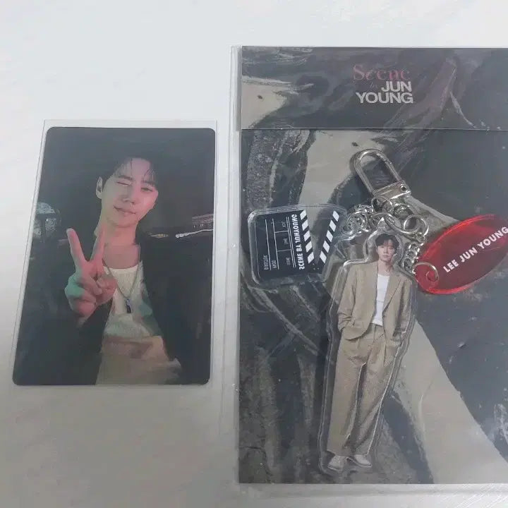 [BUNJANG] Lee Jun Young Scene by JunYoung Last Dance Photocard &amp; Acrylic Keyring / 이준영 아크릴 키링 Scene by JunYoung 라스트 댄스 포카