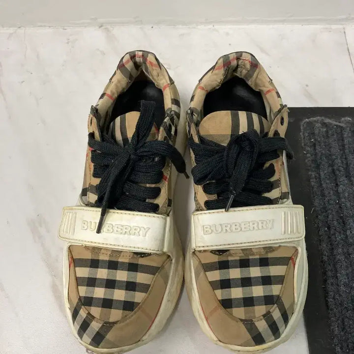 [BUNJANG] Burberry Velcro Check Sneakers Size 37 / 버버리 벨크로 체크 스니커즈 37사이즈