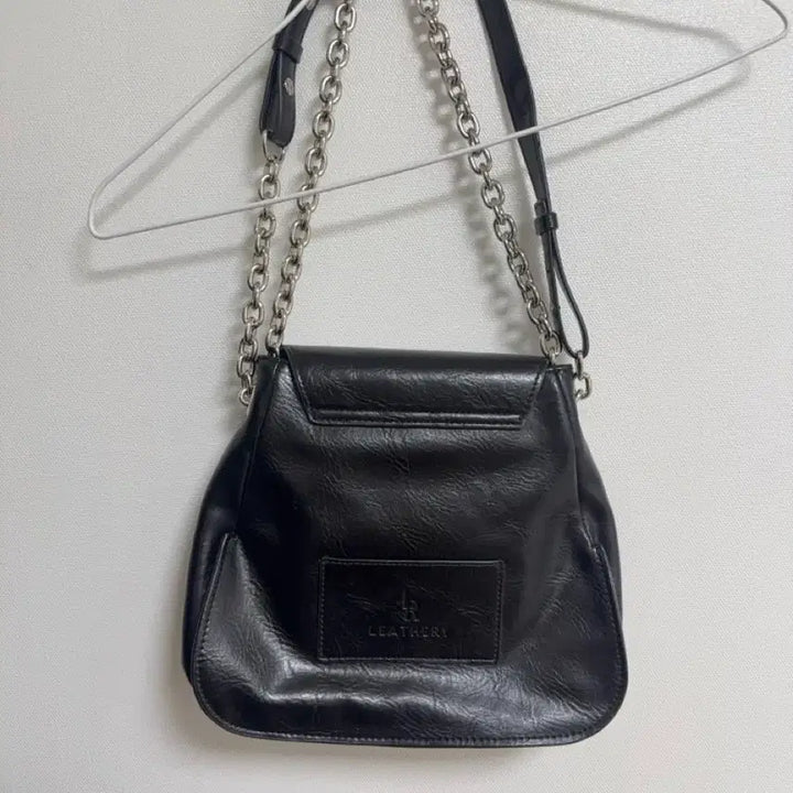 [BUNJANG] Ledery Other Classic Chain Bag / 레더리 아더 클래식 체인백