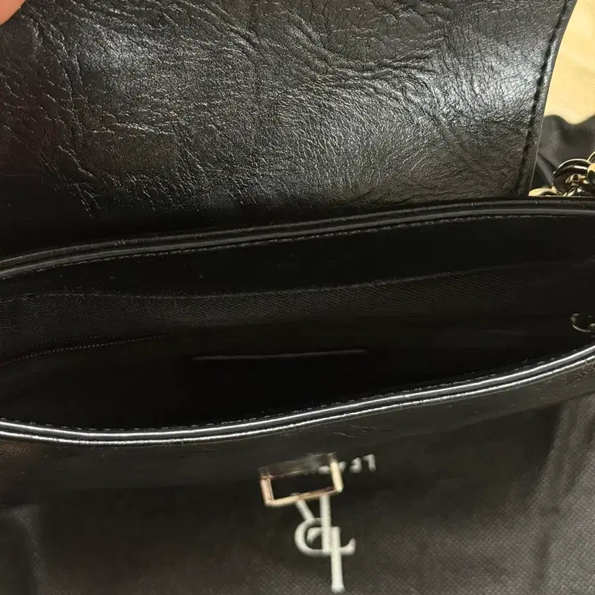 [BUNJANG] Ledery Other Classic Chain Bag / 레더리 아더 클래식 체인백