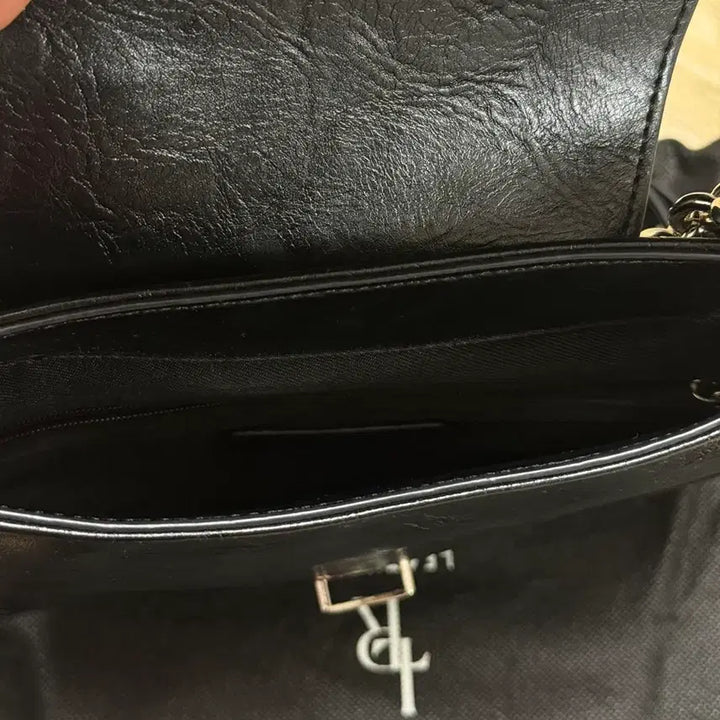 [BUNJANG] Ledery Other Classic Chain Bag / 레더리 아더 클래식 체인백