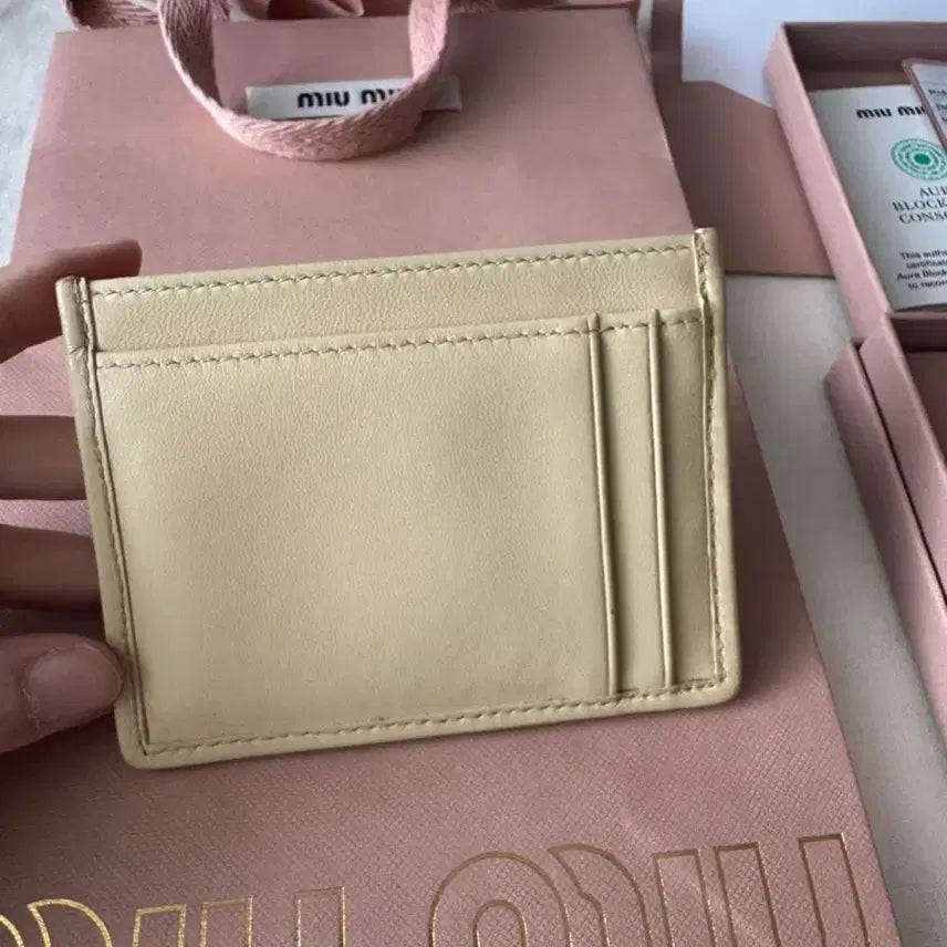 [BUNJANG] Miu Miu Matelassé Card Wallet / (정품/새제품) 미우미우 마테라쎄 카드지갑