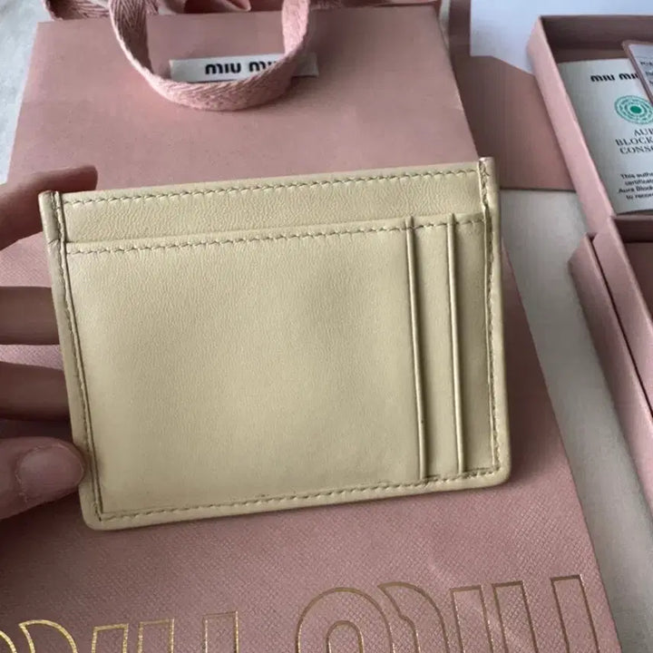 [BUNJANG] Miu Miu Matelassé Card Wallet / (정품/새제품) 미우미우 마테라쎄 카드지갑