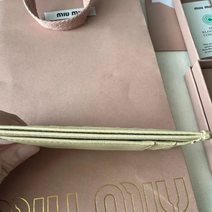 [BUNJANG] Miu Miu Matelassé Card Wallet / (정품/새제품) 미우미우 마테라쎄 카드지갑