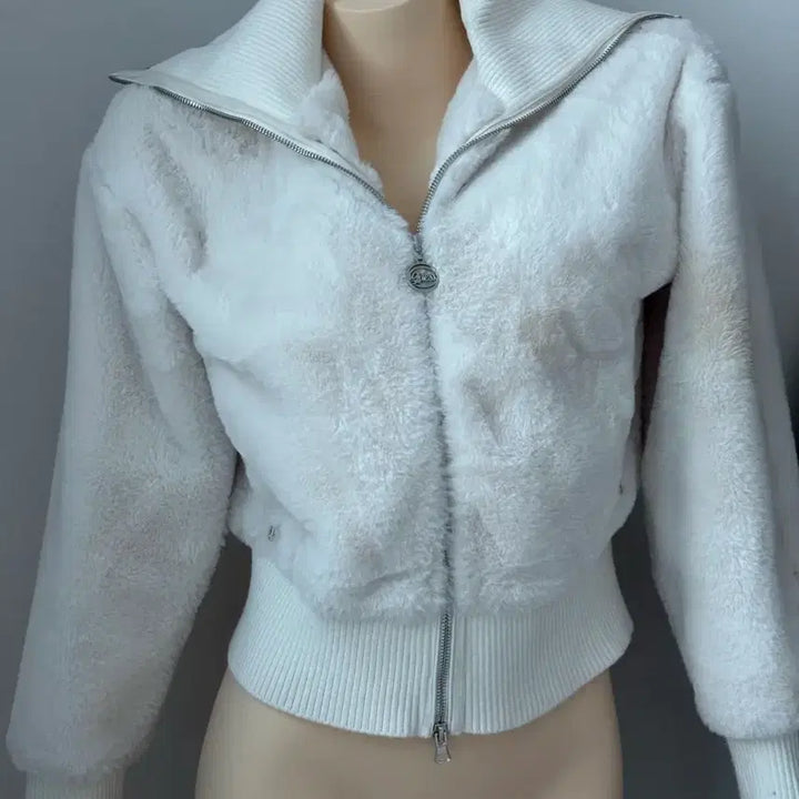 [BUNJANG] Guess Cropped Fur Zip-up Jacket / guess 크롭 퍼 집업