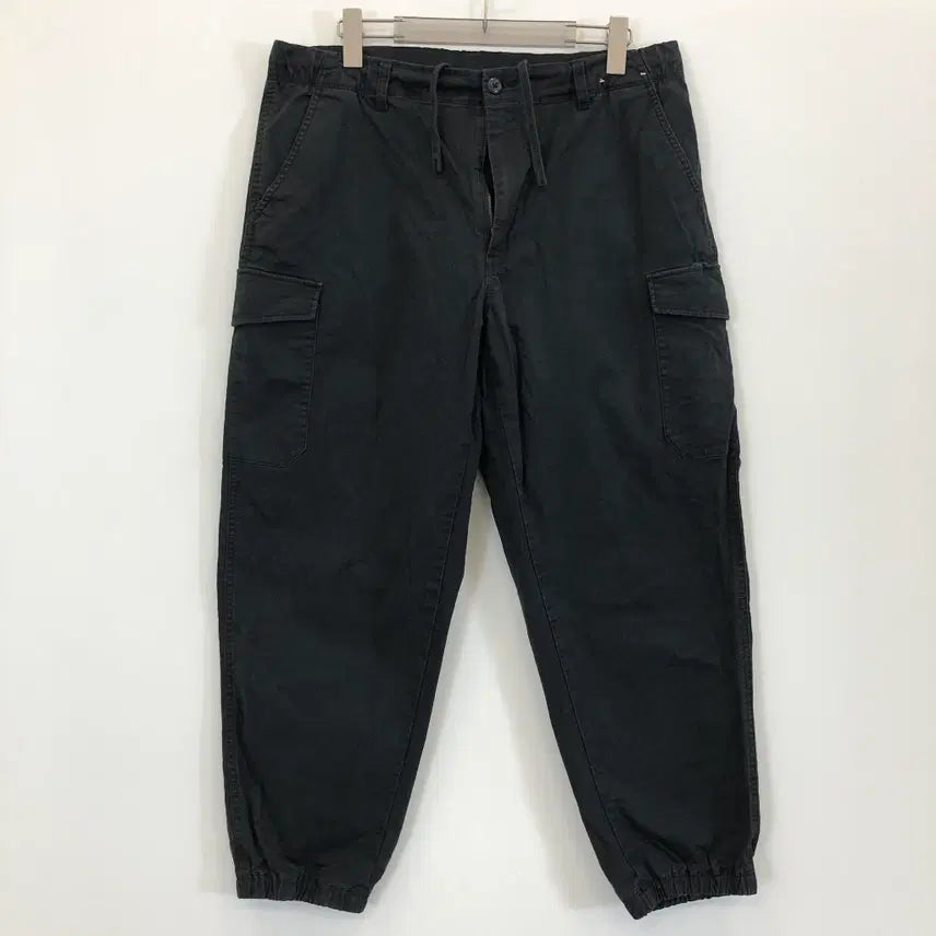 [BUNJANG] Uniqlo Garment Cargo Jogger Pants Black Size L / 유니클로 가먼트 카고조거팬츠 33-34