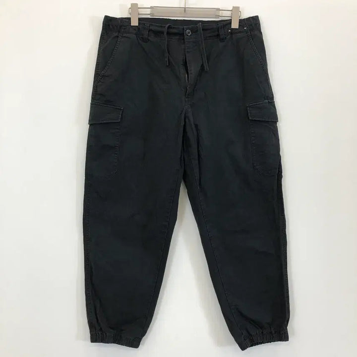[BUNJANG] Uniqlo Garment Cargo Jogger Pants Black Size L / 유니클로 가먼트 카고조거팬츠 33-34