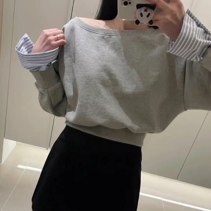 [BUNJANG] Crop Sweatshirt with Striped Wrist Layering / 크롭 맨투맨 + 스트라이프 손목 레이어드