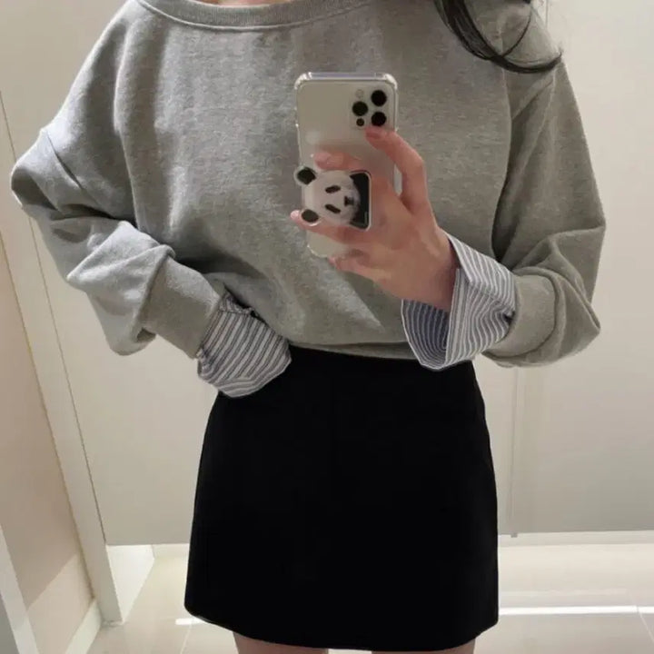 [BUNJANG] Crop Sweatshirt with Striped Wrist Layering / 크롭 맨투맨 + 스트라이프 손목 레이어드