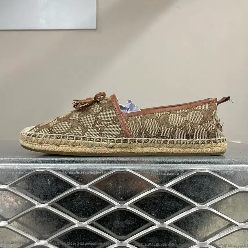 [SOLD OUT] 코치 에스파듀 슬립온 235 (gr-4528)