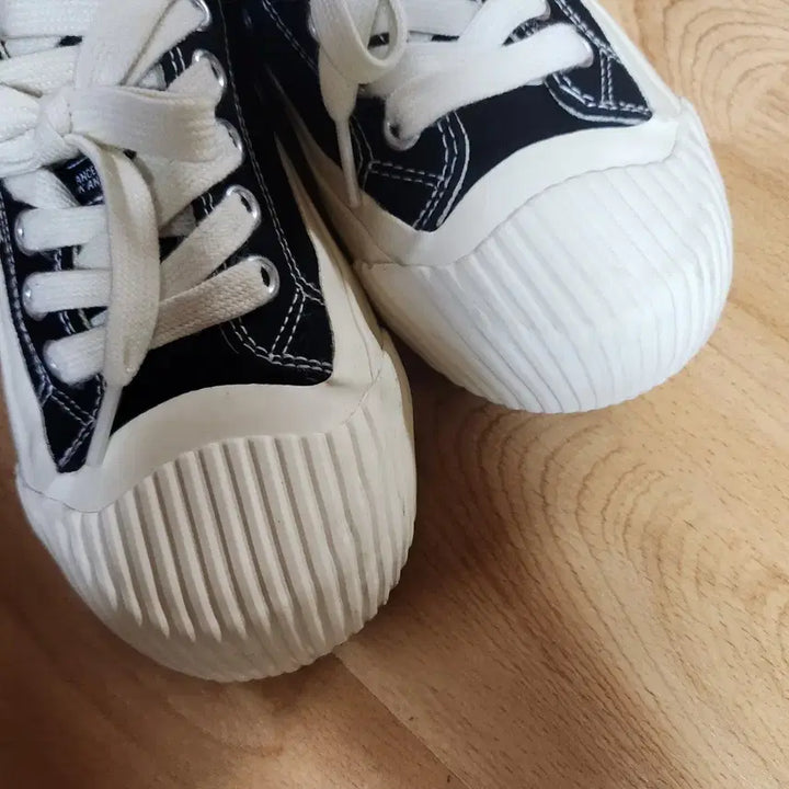 [BUNJANG] LifeWork Black/White Sneakers / 라이프워크 블랙/화이트 스니커즈