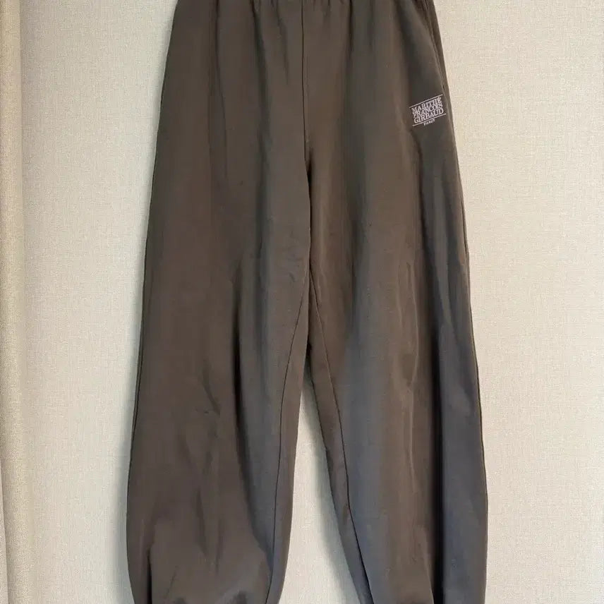 [BUNJANG] Marithe Logo Zip-up &amp; Pants Set Charcoal Brown (Seulgi&