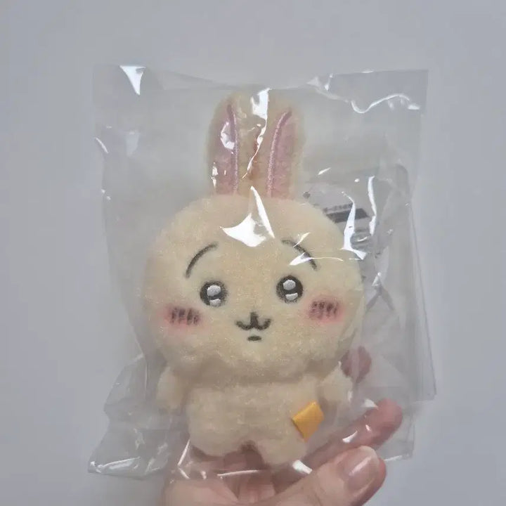 [BUNJANG] Chiikawa Fuwa Fuwa Howa Howa Usagi Mascot Plush / 치이카와 후와후와 호와호와 우사기 마스코트 인형