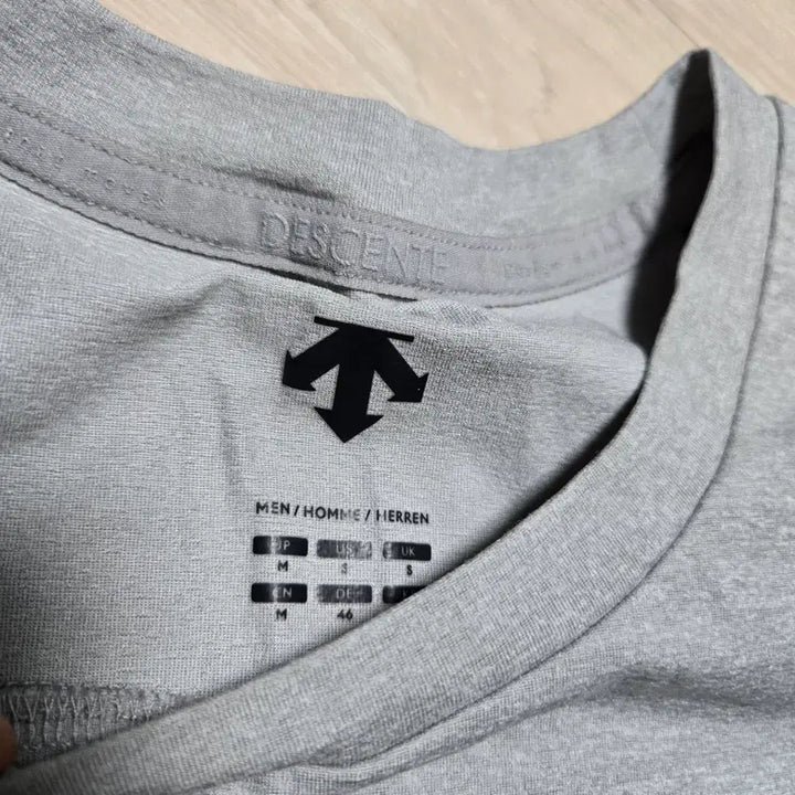 [BUNJANG] Descente Gray Short Sleeve T-shirt / 데상트 회색 반팔 티셔츠
