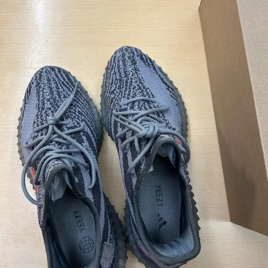 [BUNJANG] Adidas Yeezy Boost 350 V2 Beluga 2.0 Sneakers (Size 280) / (새상품) 280 아디다스 이지 부스트 350 V2 벨루가 2.0
