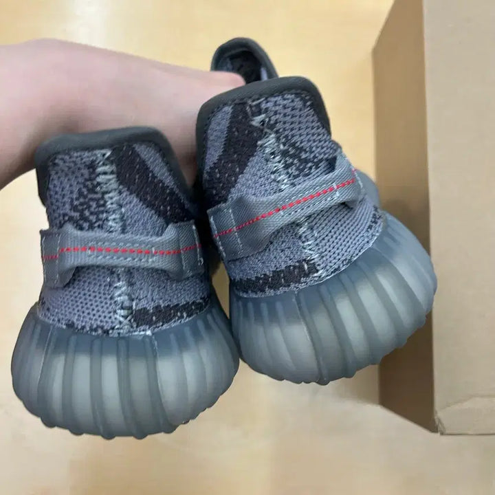 [BUNJANG] Adidas Yeezy Boost 350 V2 Beluga 2.0 Sneakers (Size 280) / (새상품) 280 아디다스 이지 부스트 350 V2 벨루가 2.0