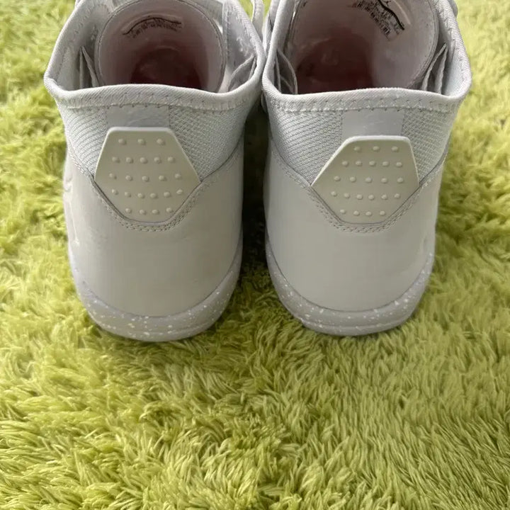 [BUNJANG] Nike Jordan Reveal Light Bone Sneakers / [Vintage] 조던 리빌 라이트 본 270(희소성있는미니멀)A급