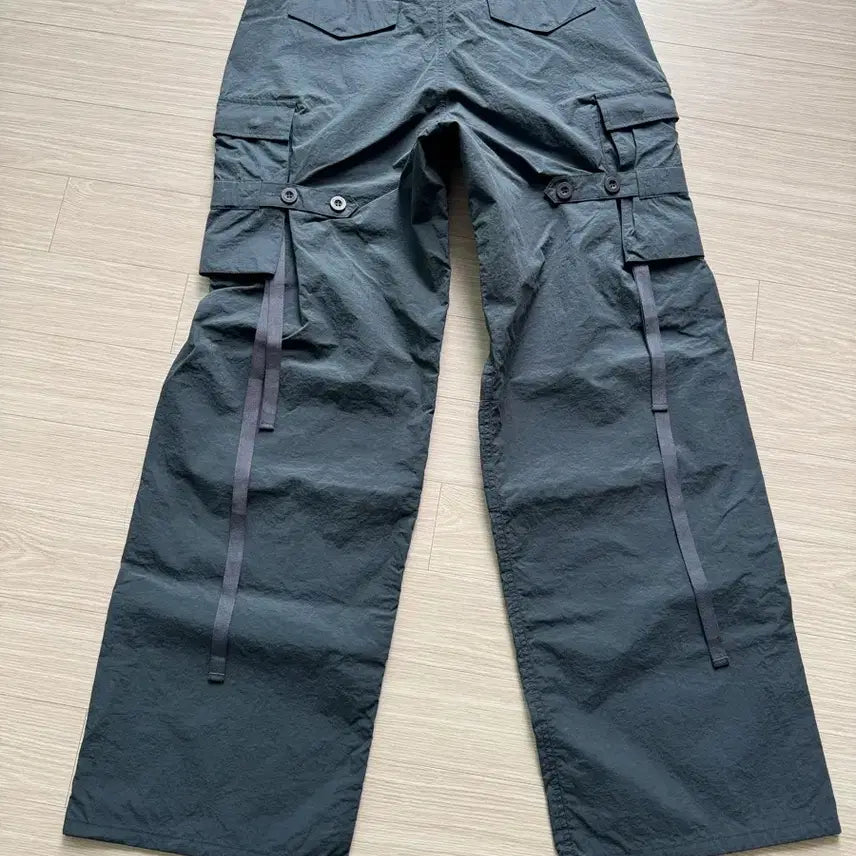 [BUNJANG] Andersson Bell Patani Crack Cargo Pants (ASPHALT) / 앤더슨벨 파타니 크랙 카고 팬츠(ASPHALT)