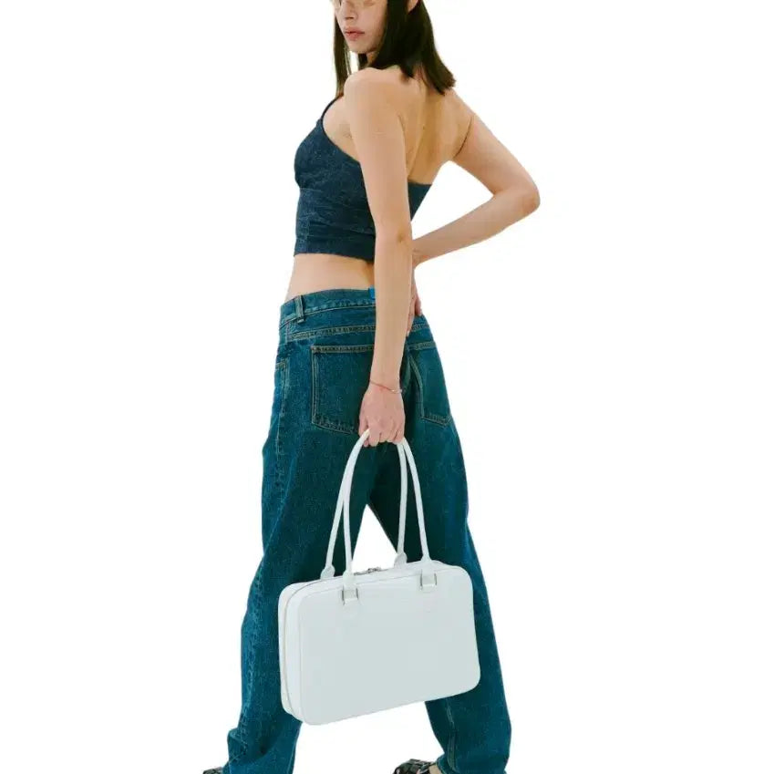 [BUNJANG] HINE Flutter Large Shoulder Bag (White, 15" Laptop Compatible) / HINE 플루터 라지 L 화이트 숄더백(15" 노트북 용)