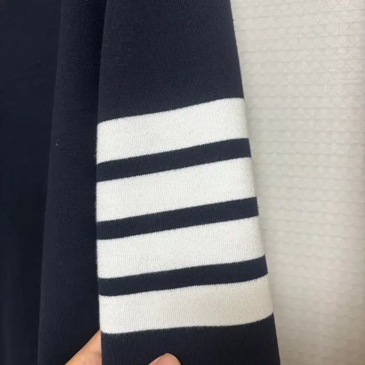 [BUNJANG] Thom Browne Navy Sweatshirt / [26년식/5/네이비] 톰브라운 사선완장 맨투맨 네이비 5사이즈