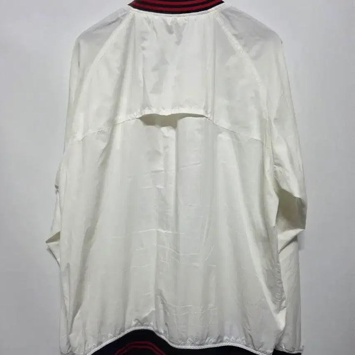 [SOLD OUT] (LL) 105  Black&amp;White 화이트 윈드브레이커 풀오버