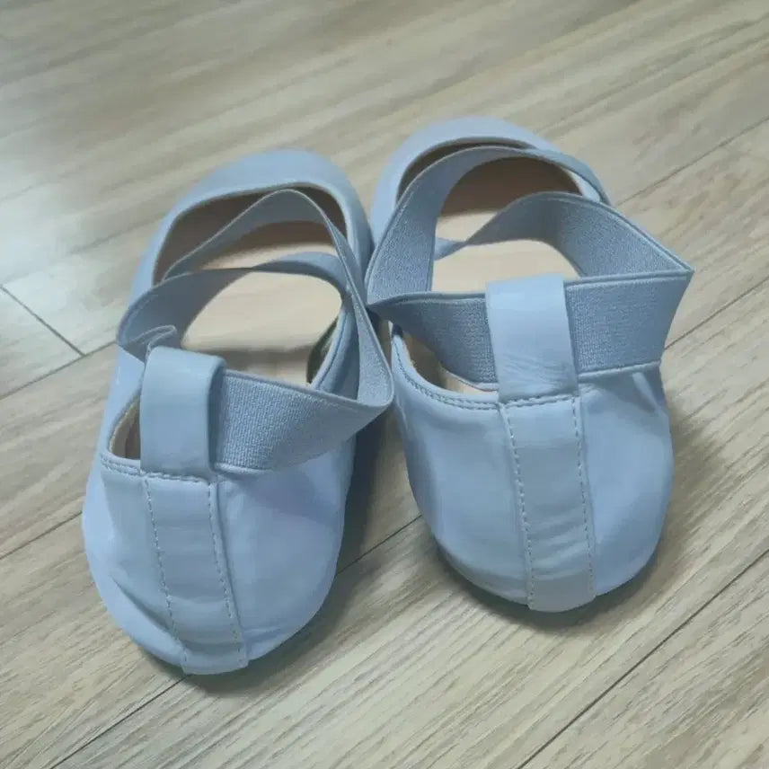 [BUNJANG] Cross Strap Ballerina Flat Shoes - Baby Blue / (w컨셉 구매)크로스 스트랩 블루 발레리나 플랫 슈즈