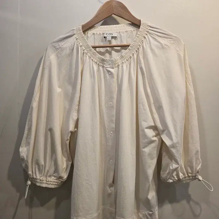 [SOLD OUT] COS 아이보리 블라우스 S