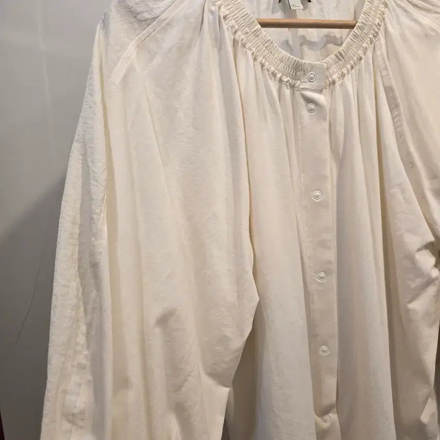 [SOLD OUT] COS 아이보리 블라우스 S