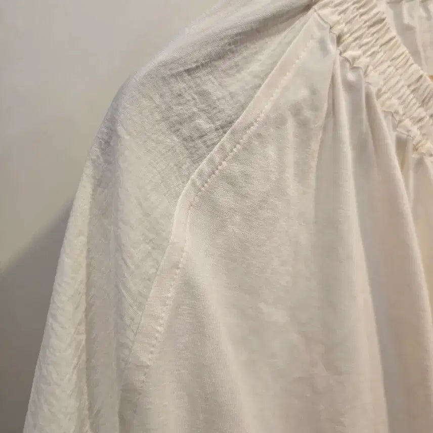 [SOLD OUT] COS 아이보리 블라우스 S