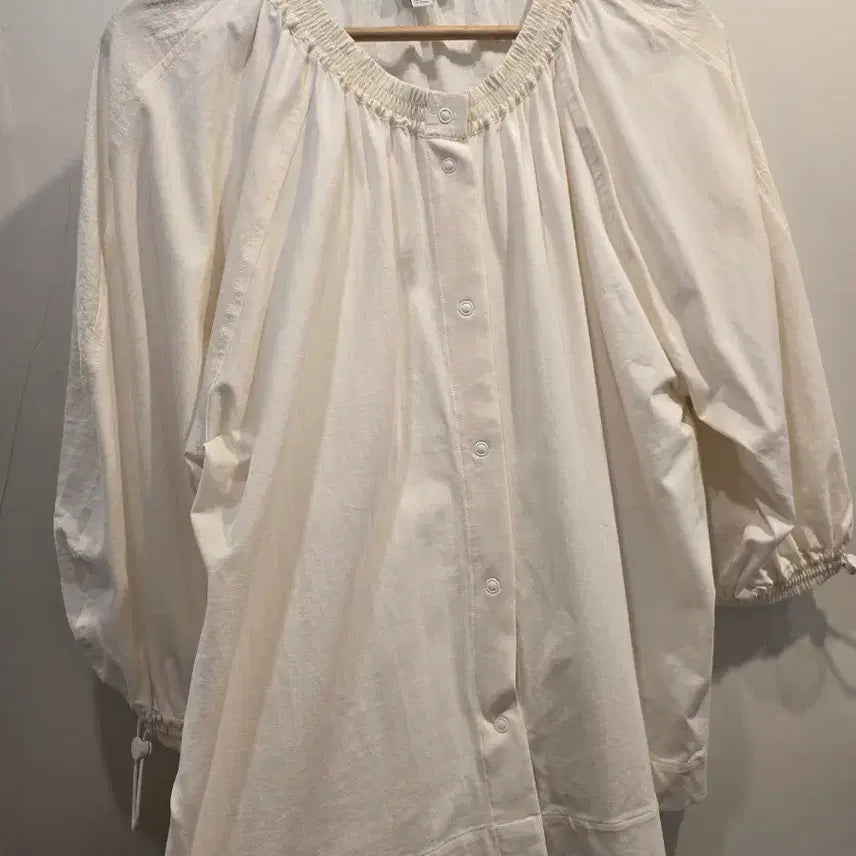 [SOLD OUT] COS 아이보리 블라우스 S