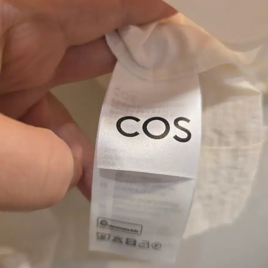 [SOLD OUT] COS 아이보리 블라우스 S