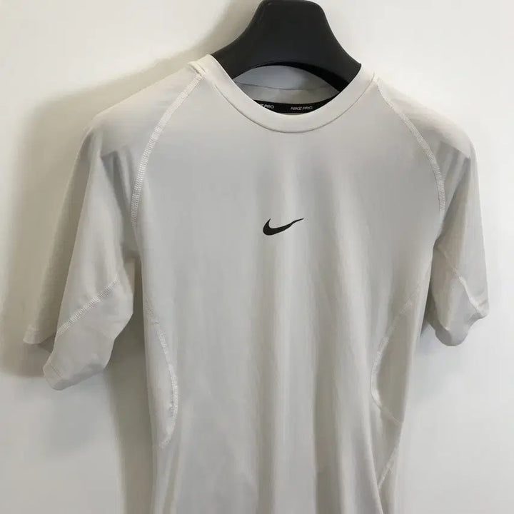 [BUNJANG] Nike Pro Combat Short Sleeve T-Shirt White / 나이키 프로컴뱃 PRO 반팔티셔츠 화이트 [L]