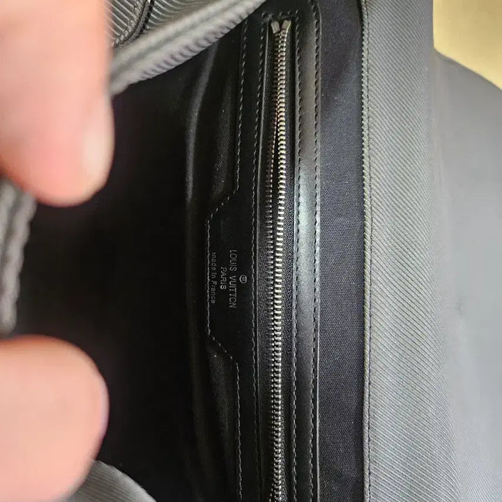 [BUNJANG] Louis Vuitton Taiga Leather Men&