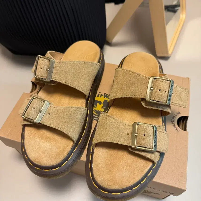 [BUNJANG] Dr. Martens Josef Slide Sandals / 닥터마틴 Josef 슬라이드 샌들 uk6