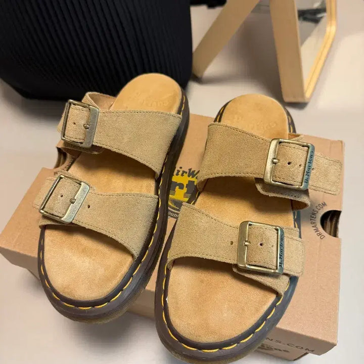 [BUNJANG] Dr. Martens Josef Slide Sandals / 닥터마틴 Josef 슬라이드 샌들 uk6