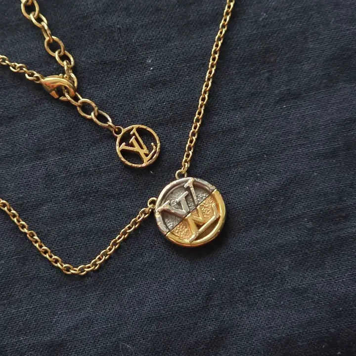 [BUNJANG] Louis Vuitton Collier L to V Necklace / 루이비통 콜리에 LV(L to V 엘투브이) 목걸이