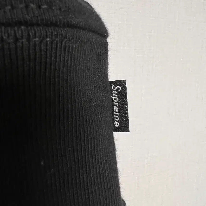 [BUNJANG] Supreme Small Box Logo Hoodie Sweatshirt Black (25FW, Size M) / 슈프림 스몰 박스 후드 스웨트셔츠 블랙 - 25FW, M size