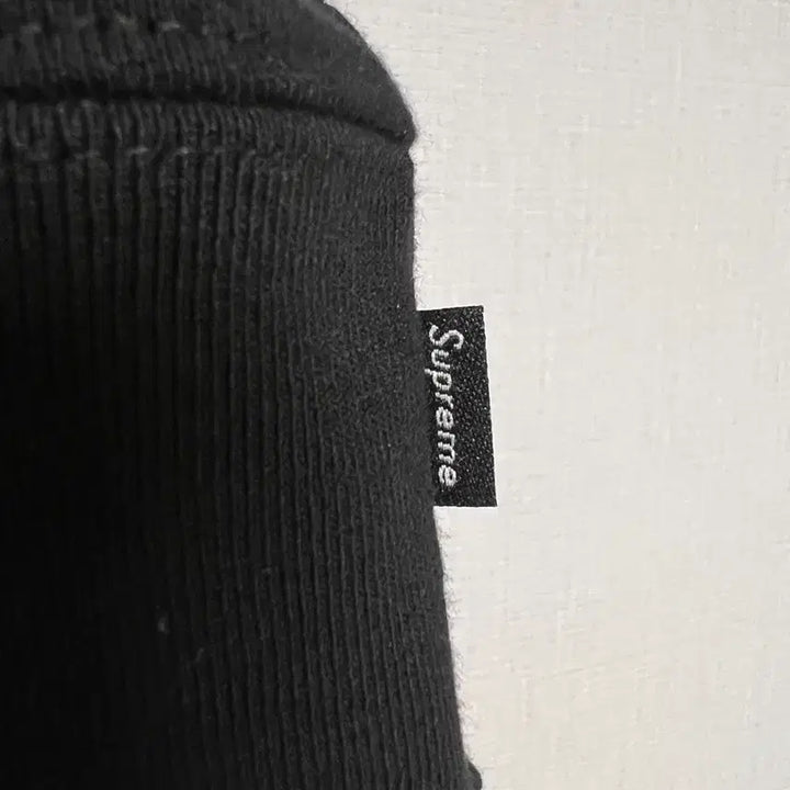 [BUNJANG] Supreme Small Box Logo Hoodie Sweatshirt Black (25FW, Size M) / 슈프림 스몰 박스 후드 스웨트셔츠 블랙 - 25FW, M size