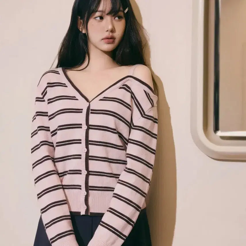 [BUNJANG] Rollerama Off-Shoulder Striped Cardigan Pink / 로라로라 원 오프숄더 스트라이프 가디건 핑크