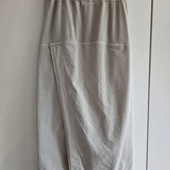 [SOLD OUT] 모노크롬 연카키색 밴딩 롱스커트(무배)