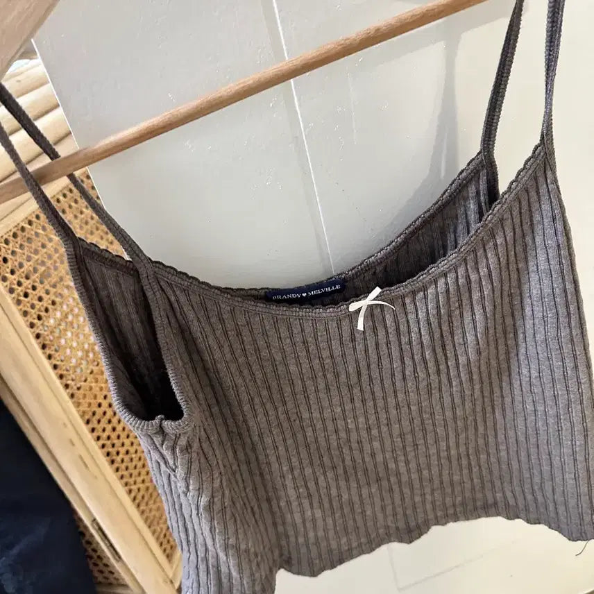 [BUNJANG] Brandy Melville Brown Ribbed Ribbon Tank Top / 브랜디 멜빌 브라운 리본 나시