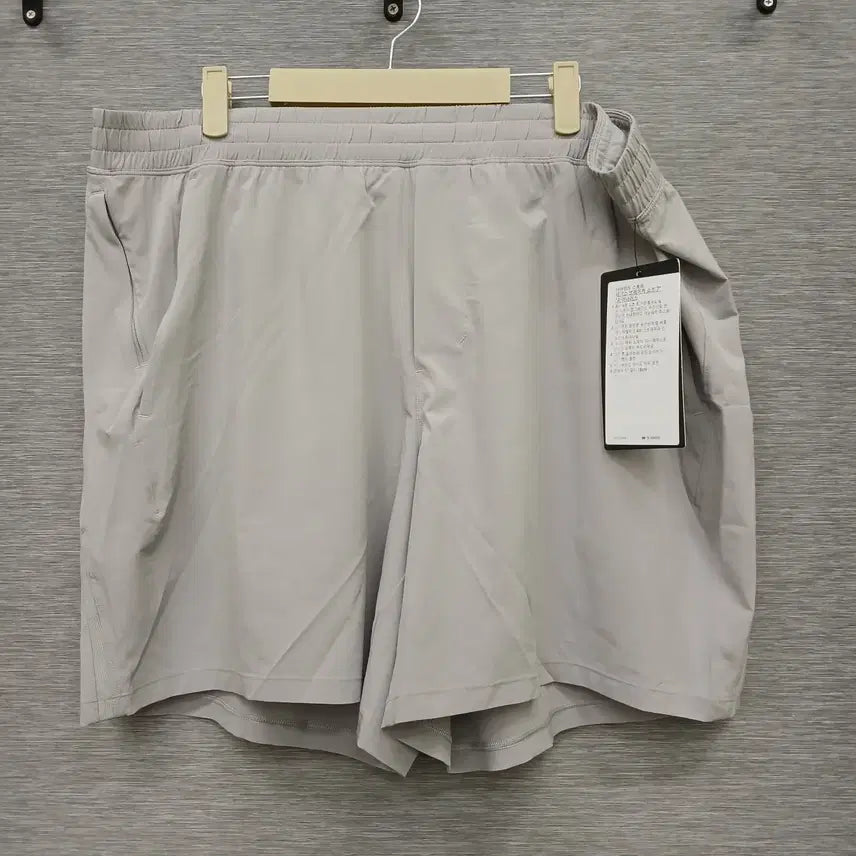 [SOLD OUT] 4662 새상품 룰루레몬 반바지 36