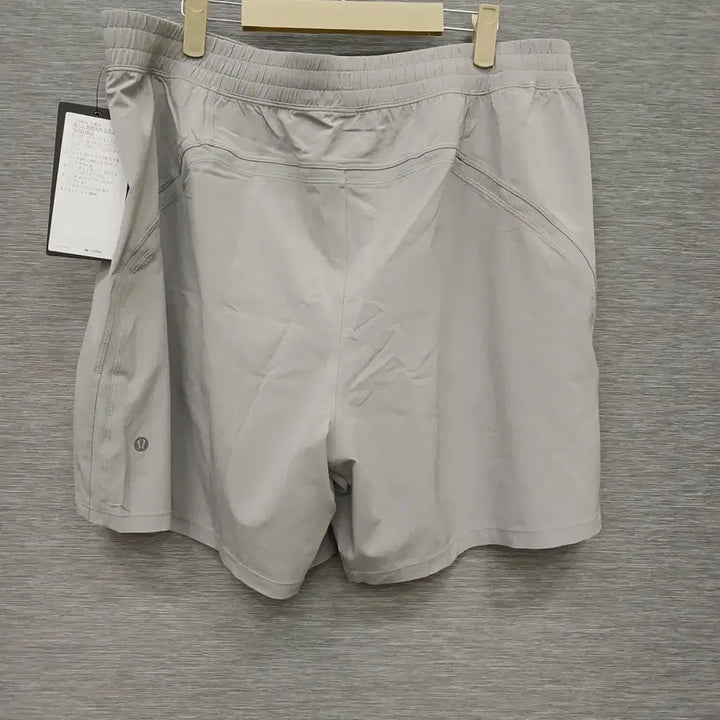 [SOLD OUT] 4662 새상품 룰루레몬 반바지 36