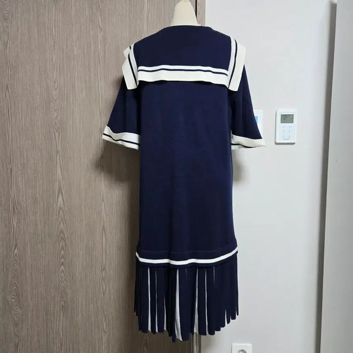 [SOLD OUT] 럭키슈에뜨 세일러 플리츠 니트 원피스