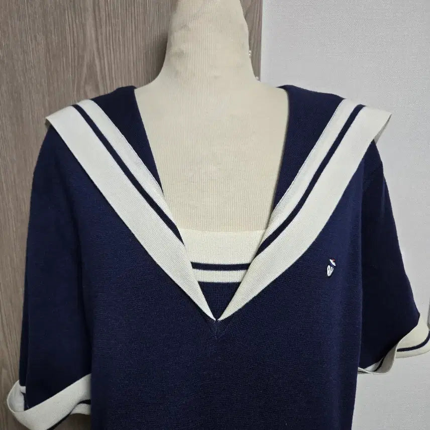 [SOLD OUT] 럭키슈에뜨 세일러 플리츠 니트 원피스