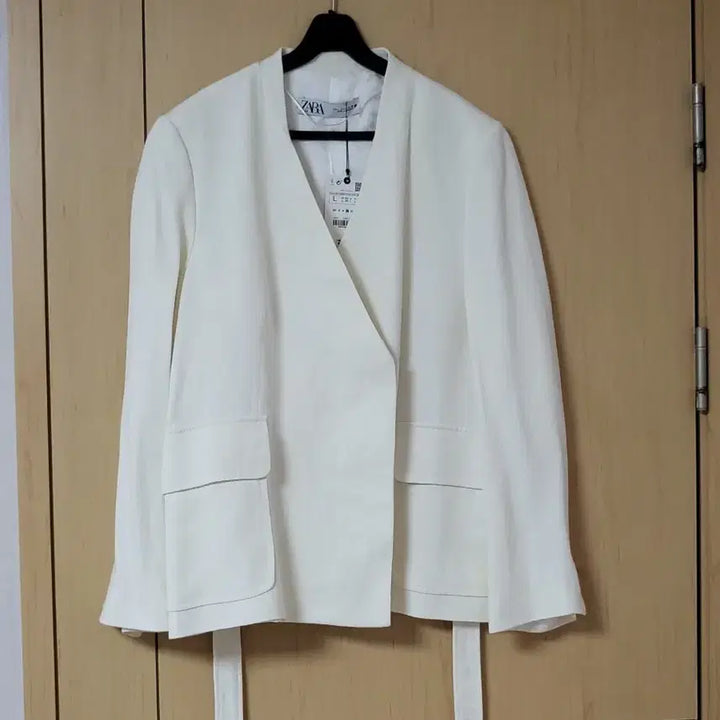 [SOLD OUT] 새상품) 자라 zara 린넨 블랜드 벨티드 블레이저 화이트 자켓 L